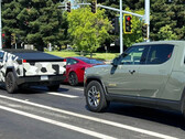 Design do Cybertruck vs Rivian R1T (imagem: CTOwnersClub)