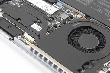 Não notamos nenhum ruído eletrônico ou ruído da bobina em nossa unidade de teste