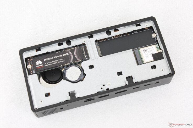 Parte inferior com o painel verde removido