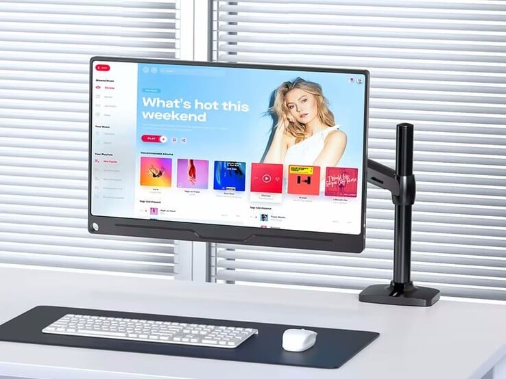 O monitor é compatível com suportes VESA (Fonte da imagem: Uperfect)