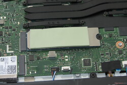 O SSD 660p da Intel vem com uma almofada térmica