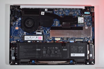 HP EliteBook 8 G1a 14: aspectos internos