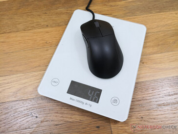 O mouse por si só é cerca de 45 g