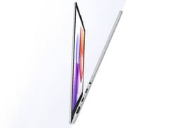 O Xiaoxin Air 15 custa US$ 811 na China. Na foto: uma imagem promocional que mostra o design fino do laptop.