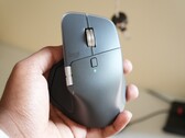 O Logitech MX Master 4 na cor Graphite (Fonte da imagem: Abhinav Fating/Notebookcheck)
