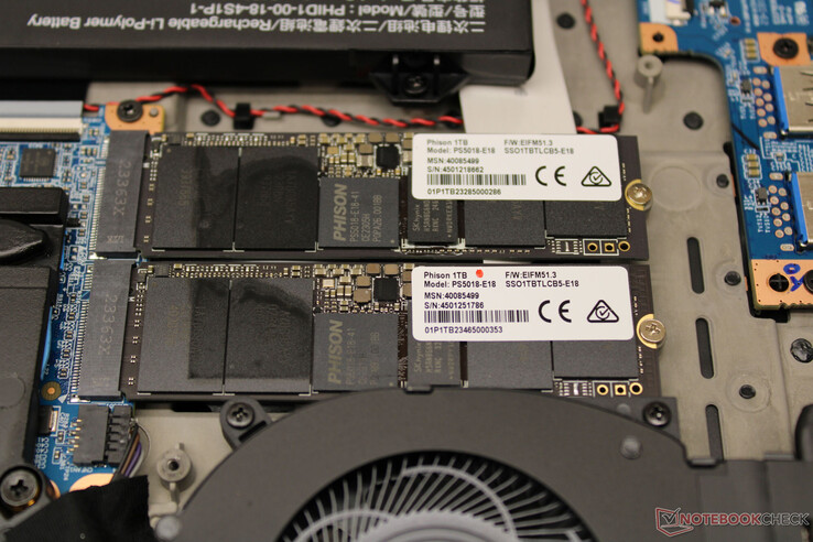 O computador vem com dois SSDs PCIe 4.