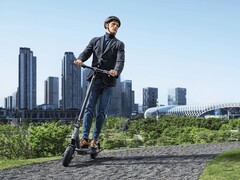 O Xiaomi Electric Scooter 4 Ultra tem um motor de 500W com 940W de potência de pico. (Fonte da imagem: Xiaomi)