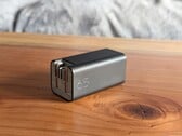 O adaptador HP de 65 W possui praticamente todos os recursos que poderíamos desejar em um carregador USB-C portátil
