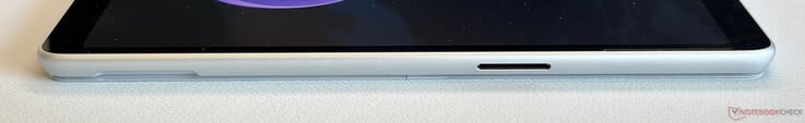 Lado direito: porta Surface Connect
