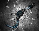 O Casio G-Shock x Bamford 5600 (foto) tem os detalhes em azul da marca de moda em torno da moldura, do mostrador e do texto. (Fonte da imagem: Casio/Bamford)