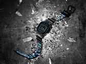 O Casio G-Shock x Bamford 5600 (foto) tem os detalhes em azul da marca de moda em torno da moldura, do mostrador e do texto. (Fonte da imagem: Casio/Bamford)