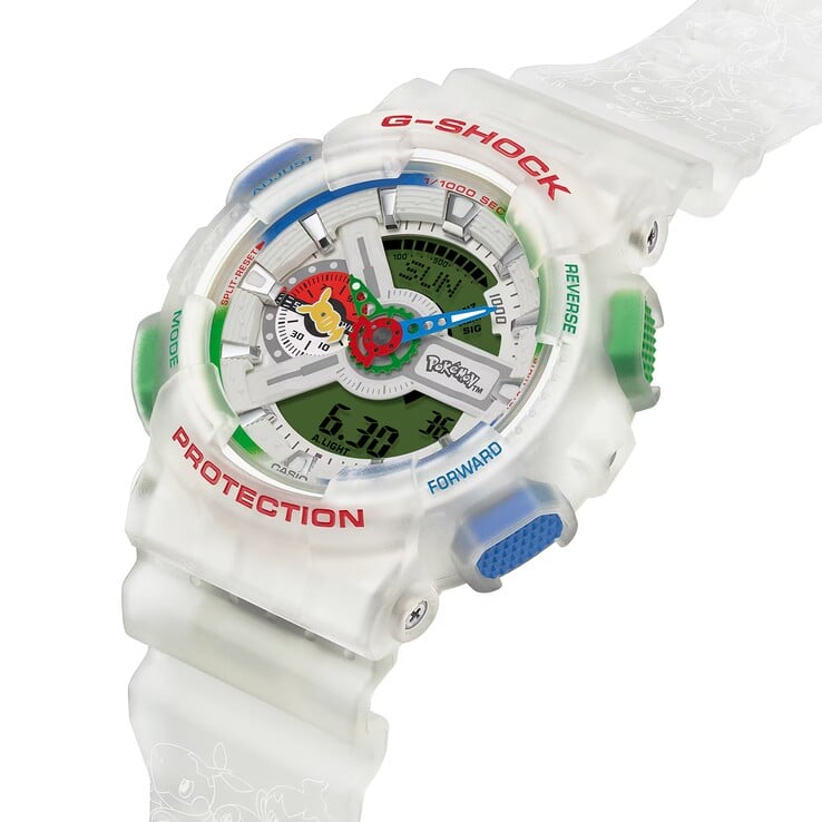 Imagem em ângulo do relógio translúcido Casio G-Shock Pokémon GA-110PKM-7A, destacando sua caixa de grandes dimensões e seus botões coloridos.