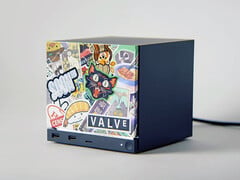 A Steam Machine com painel frontal da Valve