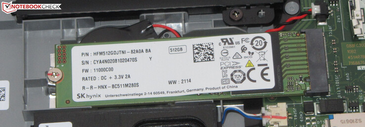 Um SSD serve como um acionamento do sistema.