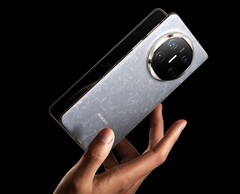 Apple a Huawei está lançando seu primeiro telefone dobrável em 2026 para competir com aparelhos como o Huawei Mate X6, mostrado aqui. (Fonte da imagem: Huawei)