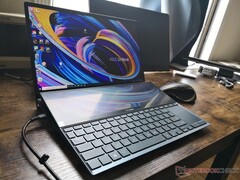 Todos os computadores portáteis Asus Zenbook, por mais caros que sejam, têm leitores de cartões SD significativamente mais lentos do que o Dell XPS ou o HP Spectre