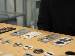 Protótipos do Nothing Phone (3a) apresentados pela empresa. (Fonte da imagem: Eyal-M no Reddit)