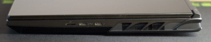 leitor de cartão microSD, USB tipo C com DisplayPort e PowerDelivery, USB tipo C com Thunderbolt, DisplayPort e PowerDelivery