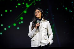 A CEO da Xbox, Asha Sharma, durante uma apresentação da Xbox.