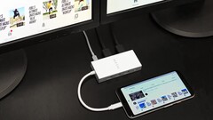 A prática estação de acoplamento USB-C e HDMI da Accell Air funciona nos dois laptops e selecione Android smartphones (Fonte: Accell)