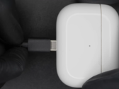 Os AirPods USB-C oficiais podem estar a caminho. (Fonte: Ken Pillonel via YouTube) 