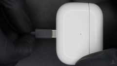 Os AirPods USB-C oficiais podem estar a caminho. (Fonte: Ken Pillonel via YouTube) 