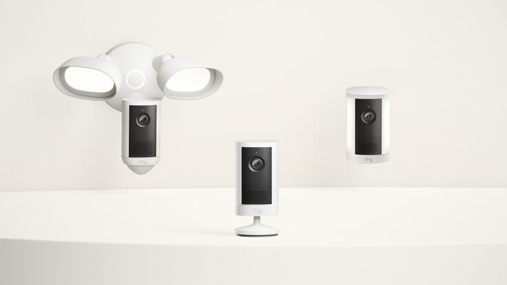 Os modelos Outdoor, Spotlight e Floodlight Cam 4K Plus levam o Retinal 4K a mais tipos de instalação, incluindo bateria e energia solar em unidades selecionadas.