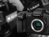 A Panasonic Lumix GH5 é apenas uma de uma ampla variedade de poderosas câmeras Micro Four Thirds disponíveis. (Fonte da imagem: Panasonic/Unsplash - editado)
