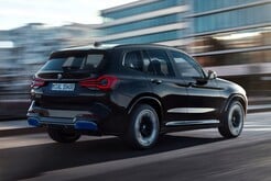 O modelo LCI pode ser identificado pelas novas lanternas traseiras (Fonte da imagem: BMW)