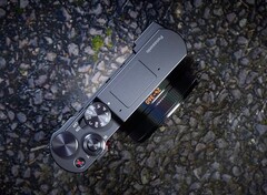 Aparentemente, a Lumix TZ200 da foto terá um sucessor em breve.