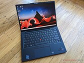 Core i7-1265U vs. Core i5-1250P: Revisão do laptop Lenovo ThinkPad X1 Carbon Gen 10