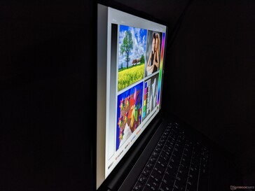 Lenovo ThinkBook 13x G1 - estabilidade do ângulo de visão