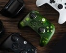 O controlador 8BitDo Ultimate 3-mode para Xbox (foto) se conecta aos consoles Xbox por meio de um cabo USB. (Fonte da imagem: 8BitDo)
