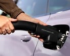 Um adaptador Porsche para os Superchargers da Tesla (Fonte da imagem: Porsche)
