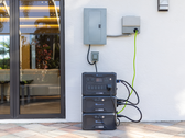 A estação de energia Bluetti AC300 está agora disponível por US$ 1.499 graças ao programa de incentivo à energia limpa da Bluetti (Fonte da imagem: Bluetti)