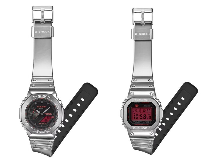 Os relógios Casio G-Shock GM-2100YRA-8A (esquerda) e GM-5600YRA-8 (direita)
