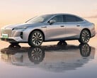 Sedã Hongqi H7 com autonomia recorde