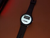 O Lige Smartwatch da Aliexpress na mesa