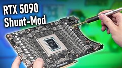 RTX 5090 modificada (fonte da imagem: canal der8auer no YouTube)