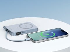 O MagFlow Qi2 25W Magnetic Power Bank da Ugreen (na foto) chegou aos EUA e ao Reino Unido. (Fonte da imagem: Ugreen)