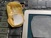 Uma luva de dedo desonesta causou picos de temperatura neste cartão GeForce RTX 3090 Founders Edition. (Fonte da imagem: u/antonyjeweet)