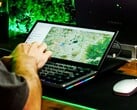 A Aura Displays inclui uma tela sensível ao toque de 13 polegadas em um teclado mecânico (Fonte da imagem: Aura Displays)