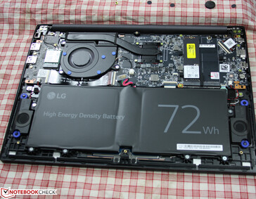 LG Ultra PC 14 interno: a bateria não está colada.