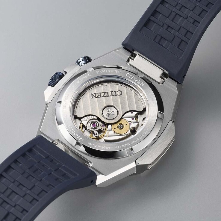 O movimento automático Caliber 9051 da Citizen pode ser visto através do fundo de caixa transparente.