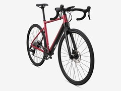 A bicicleta de estrada elétrica Van Rysel E-EDR AF pesa cerca de 14 kg (~31 lbs). (Fonte da imagem: Decathlon)