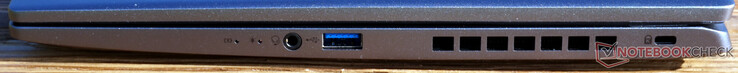 Conexões à direita: fone de ouvido, USB-A (5 Gbit/s), fechadura Kensington