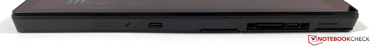 Esquerda: USB-C com Thunderbolt 4 (USB 4.0, DisplayPort 1.4), conexão proprietária para o XG Mobile, USB-C 3.2 Gen. 2 (Power Delivery, DisplayPort)