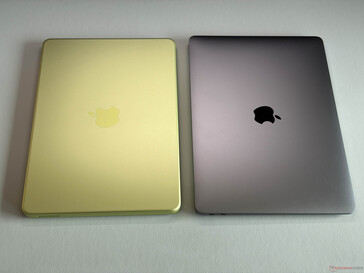 MacBook Neo (esquerda) vs. MacBook Air M1 (direita)