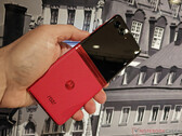 Várias unidades de varejo do Razr 40 Ultra não conseguem ir além do software de lançamento. (Fonte da imagem: Notebookcheck)