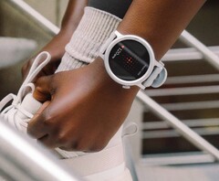 O CMF Watch 3 Pro em cinza claro.